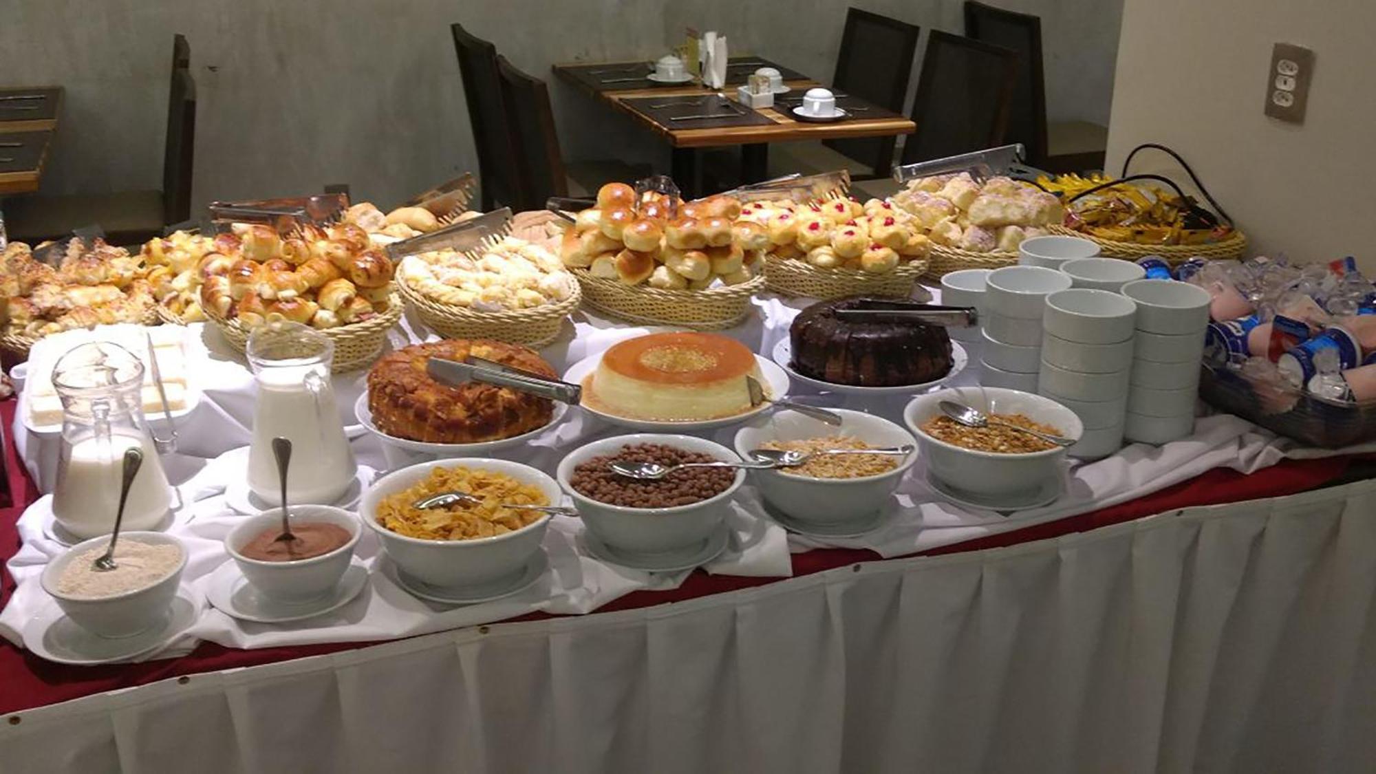 Hotel Atlantico Travel Copacabana Rio de Janeiro Esterno foto Breakfast buffet