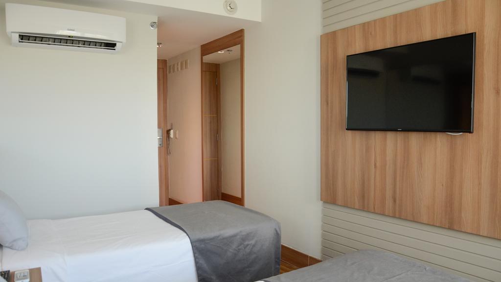 Hotel Atlantico Travel Copacabana Rio de Janeiro Esterno foto A room at the hotel