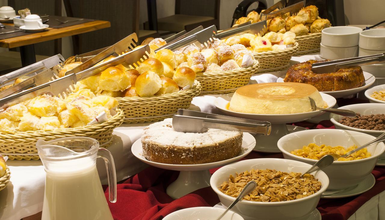 Hotel Atlantico Travel Copacabana Rio de Janeiro Esterno foto Breakfast buffet